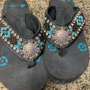 Mountain West flip flops